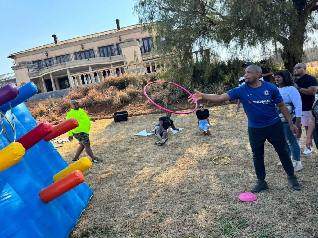 Outdoor Team Building